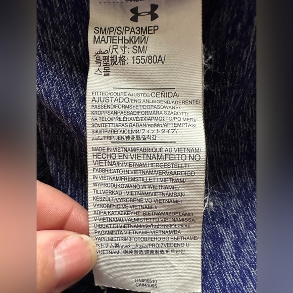 Under Armour Blue Sleeveless Zip-Up Vest- size Small - Picture 6 of 6